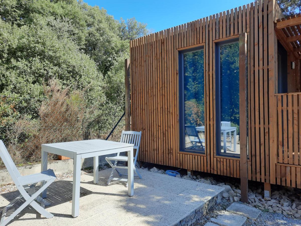 Le Lodge Des Chenes Brousses-et-Villaret Exterior foto